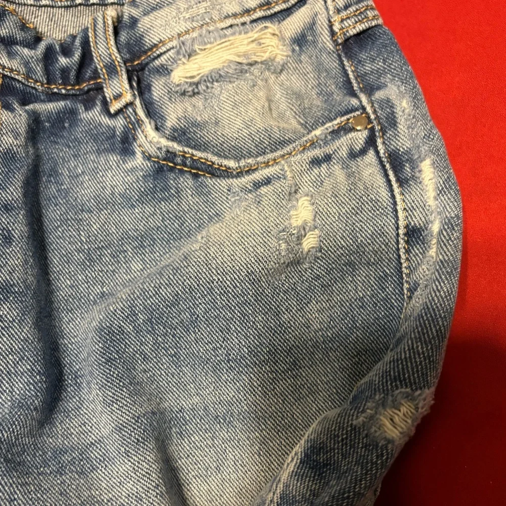 Zara Trafaluc Capri Sz 2‎ Very Unique Style Cuffed, Front Zip Decorative Pom Pom